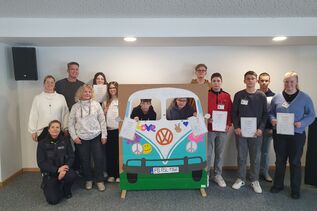 Zertifikatsverleihung für die neuen BusbegleiterInnen